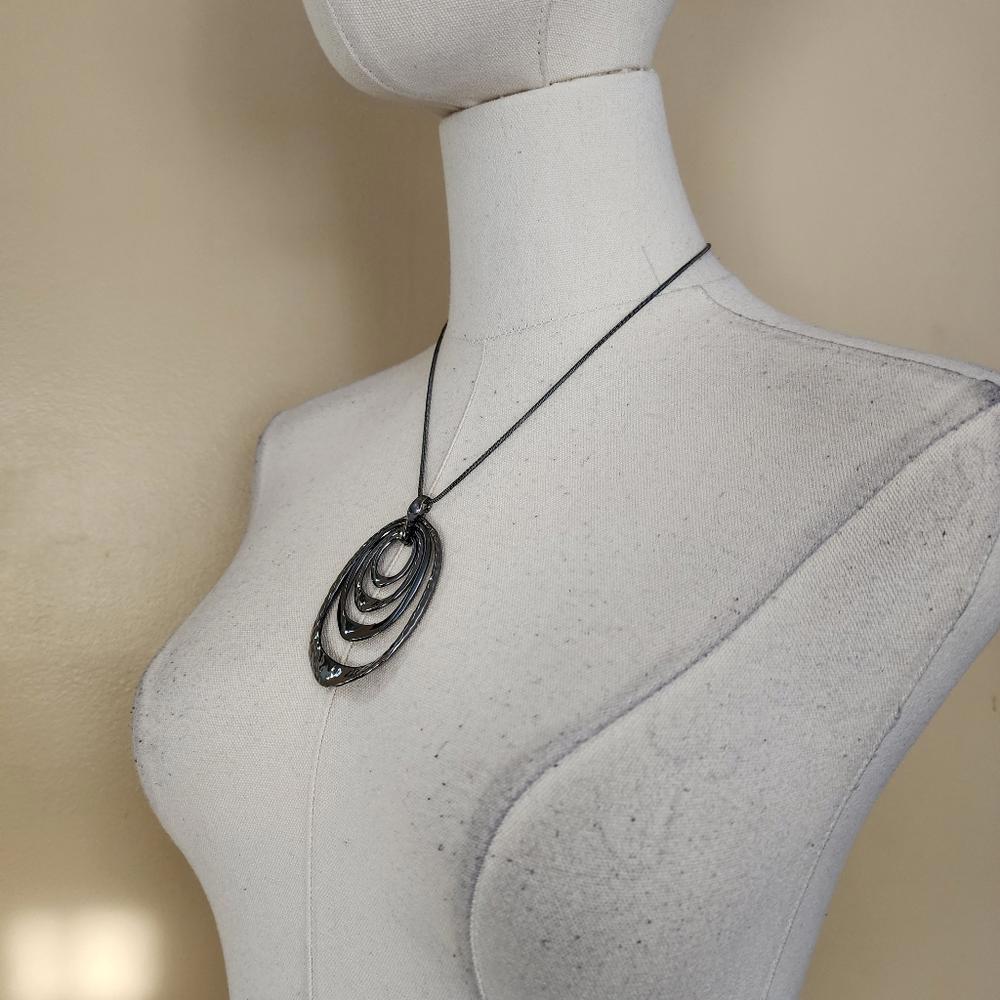 Silver Oval Pendant/Earrings Set - Picture 3 of 10